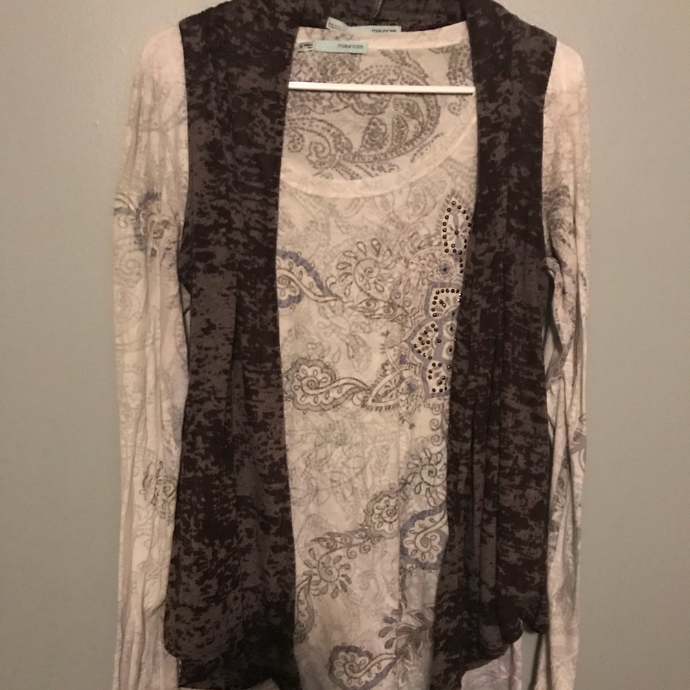 2 piece set- Long sleeve shirt with a cover vest
